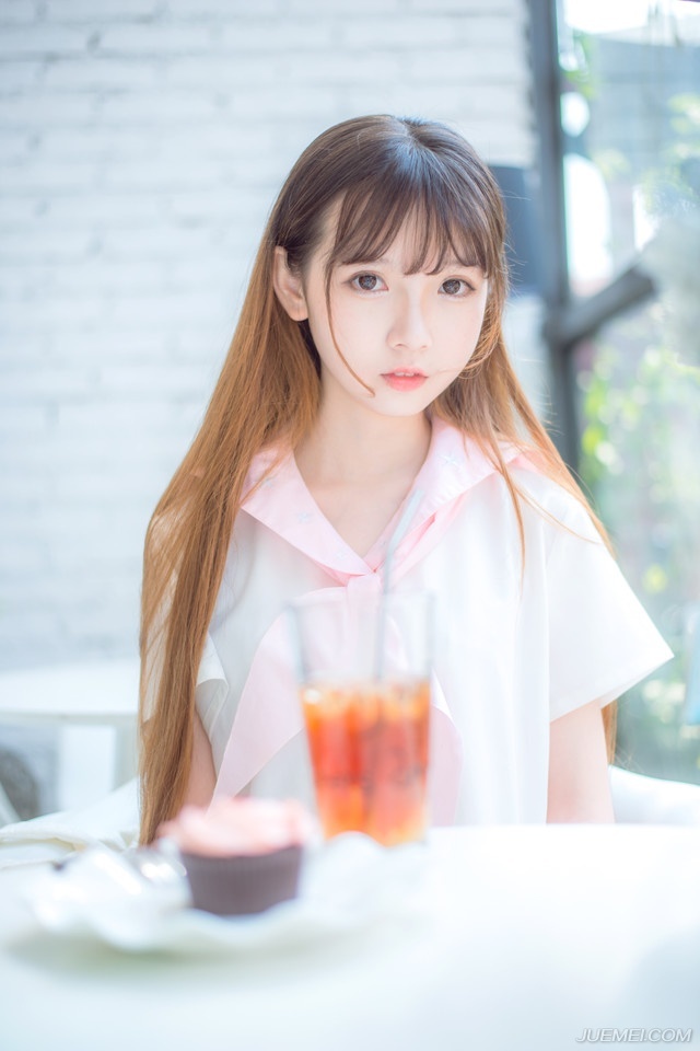 勤奋是一条神奇的线，用它可以串起无数知识的珍珠。——佚名